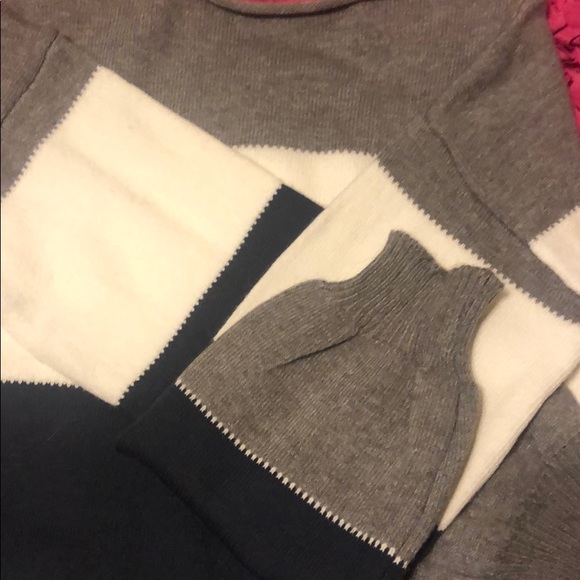 Women’s color block sweater - Picture 3 of 3